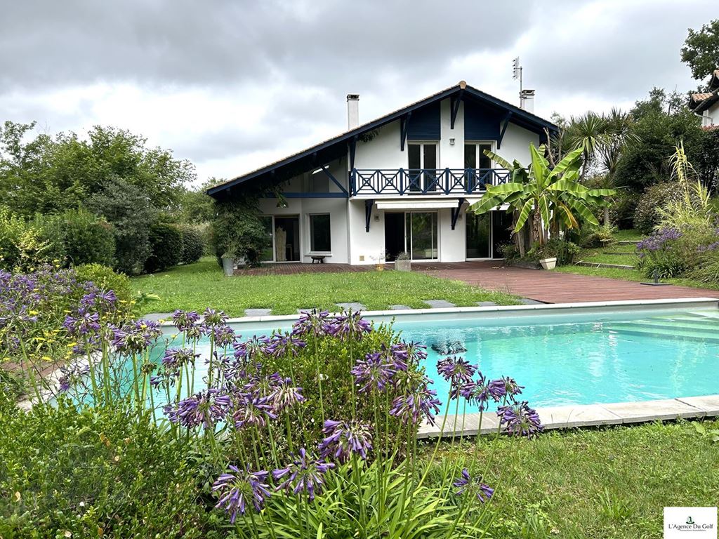 Maison basque BASSUSSARRY (64200) L'Agence du Golf
