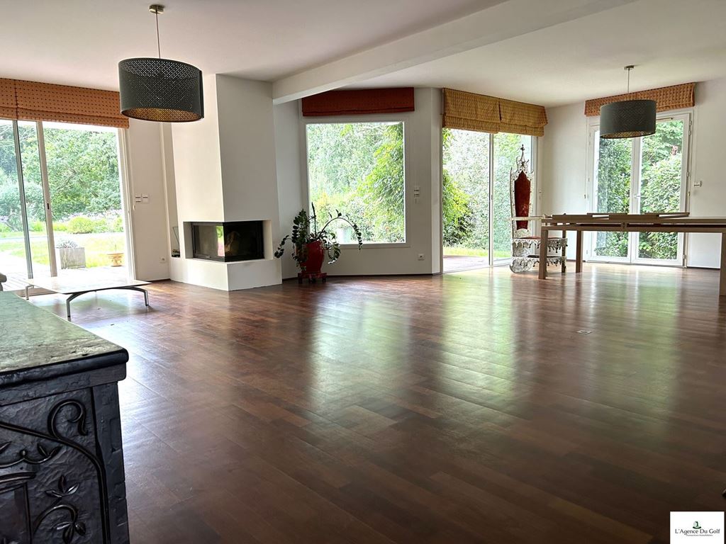 Maison basque BASSUSSARRY (64200) L'Agence du Golf